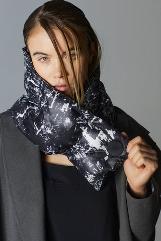 SPACE DOWN SCARF
